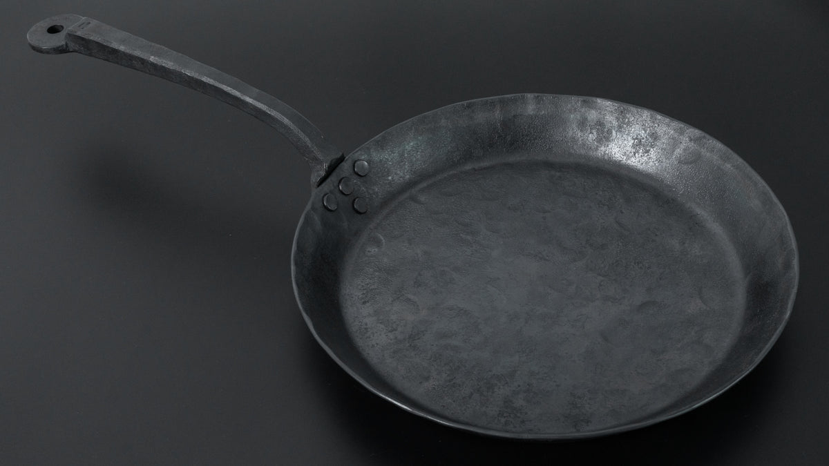 Kanatoko Hand Forged Iron Frying Pan 235mm Bottom Size (3mm/ Custom Ordered) - HITOHIRA