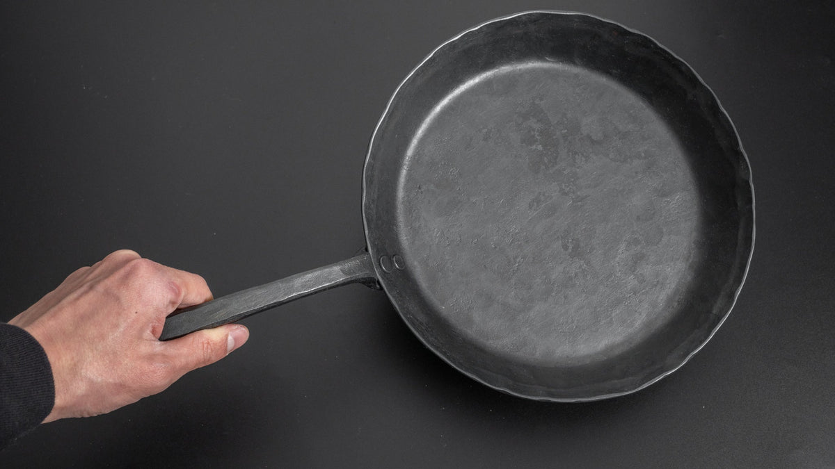 Kanatoko Hand Forged Iron Frying Pan 190mm Bottom Size (3mm/ Shallow) - HITOHIRA