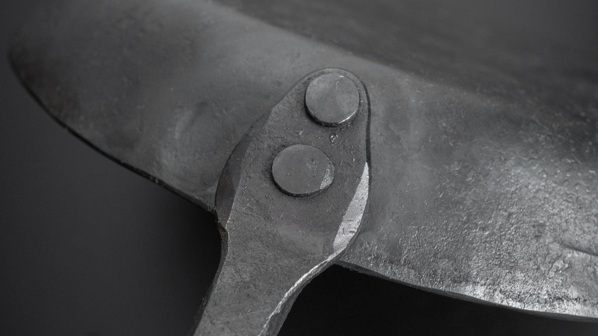 Kanatoko Hand Forged Iron Frying Pan 190mm Bottom Size (3mm/ Shallow) - HITOHIRA