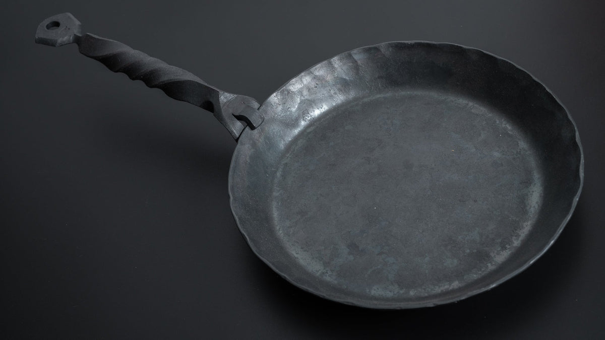 Kanatoko Hand Forged Iron Frying Pan (Removable Handle/ Nejiri) - HITOHIRA