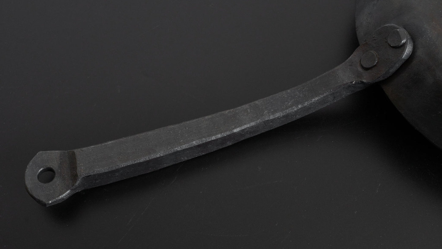 Kanatoko Hand Forged Iron Frying Pan 180mm Bottom Size (3mm/ Shallow) - HITOHIRA