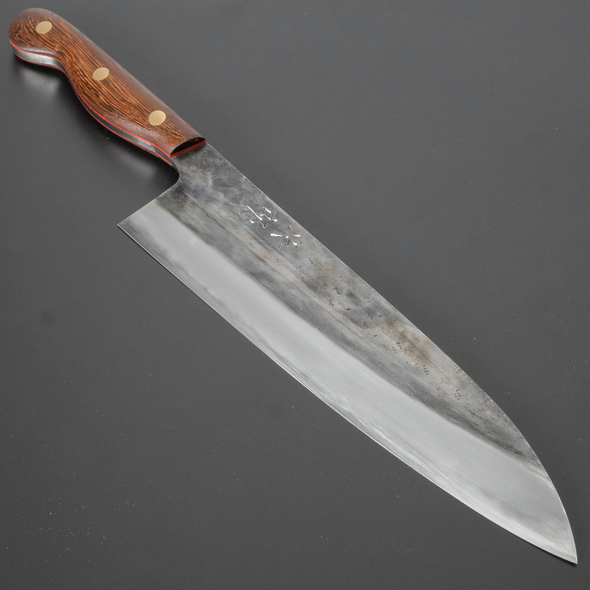 かじや次郎 鎚目 洋式 牛刀 240mm 鉄刀木柄 かじや次郎 鎚目 洋式 牛刀 240mm 鉄刀木柄 (#406) – HITOHIRA