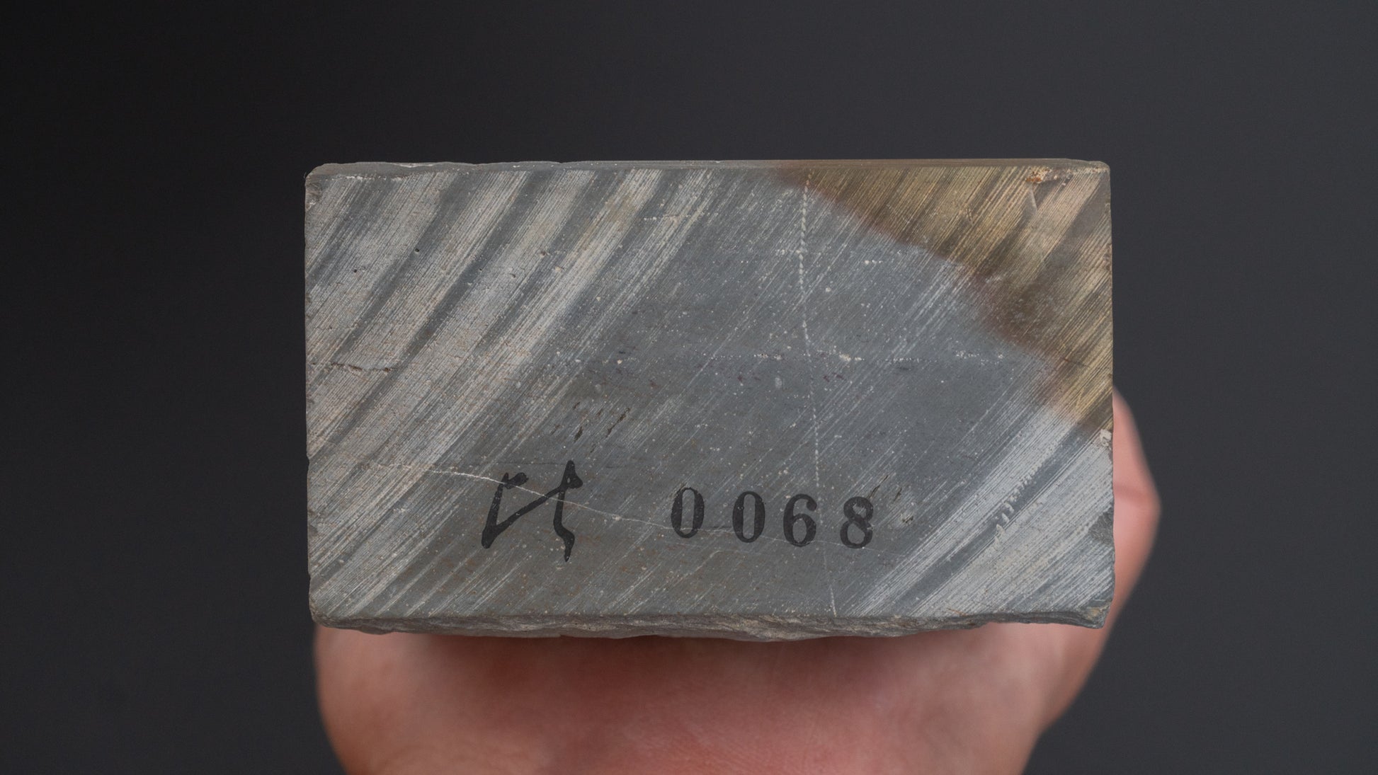 Hitohira Picked Mizukihara Uchigumori Natural Stone (No.0068)