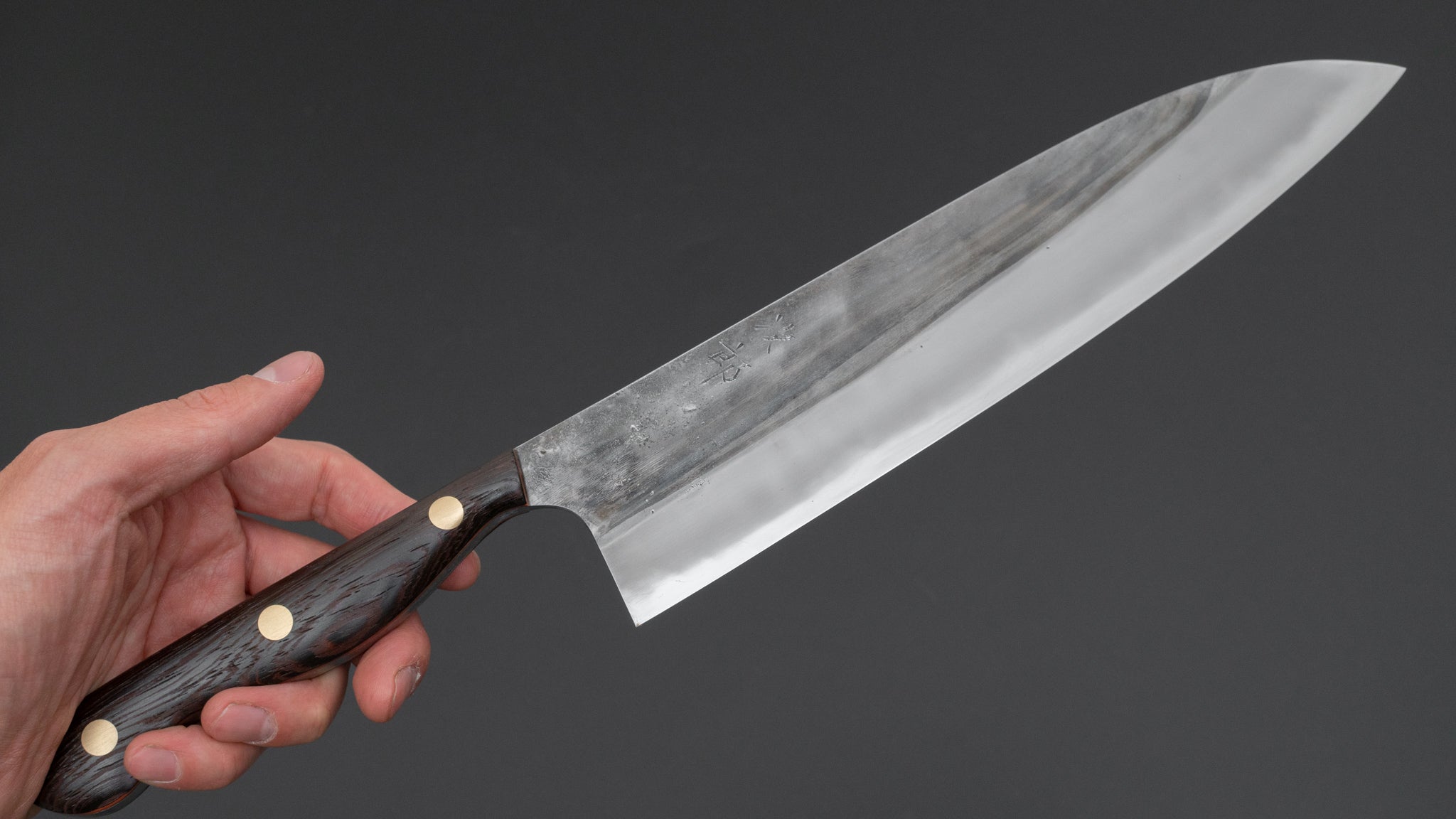 かじや次郎 鎚目 洋式 牛刀 240mm 鉄刀木柄 (#595) – HITOHIRA