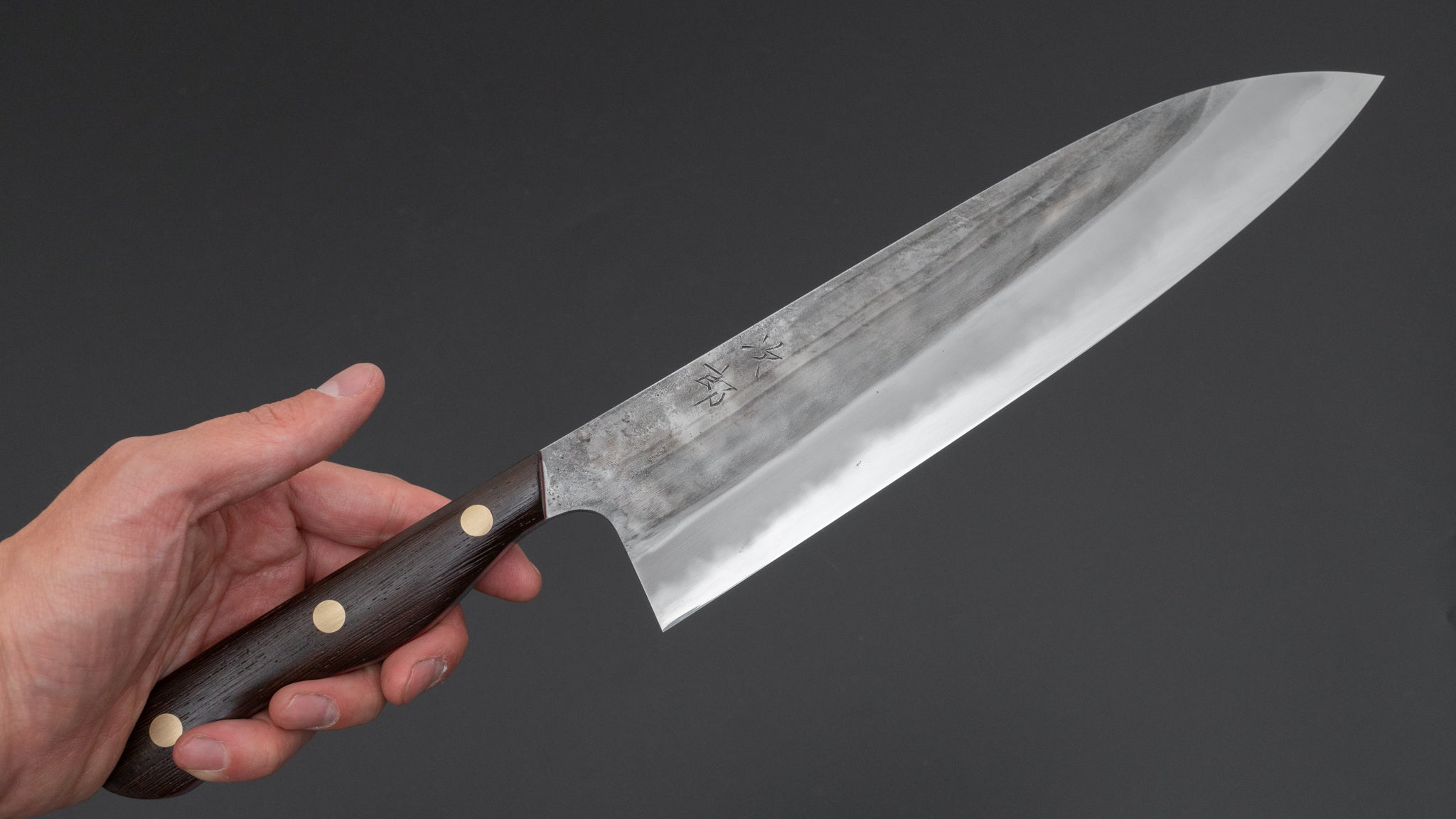 かじや次郎 鎚目 洋式 牛刀 240mm 鉄刀木柄 (#597) – HITOHIRA