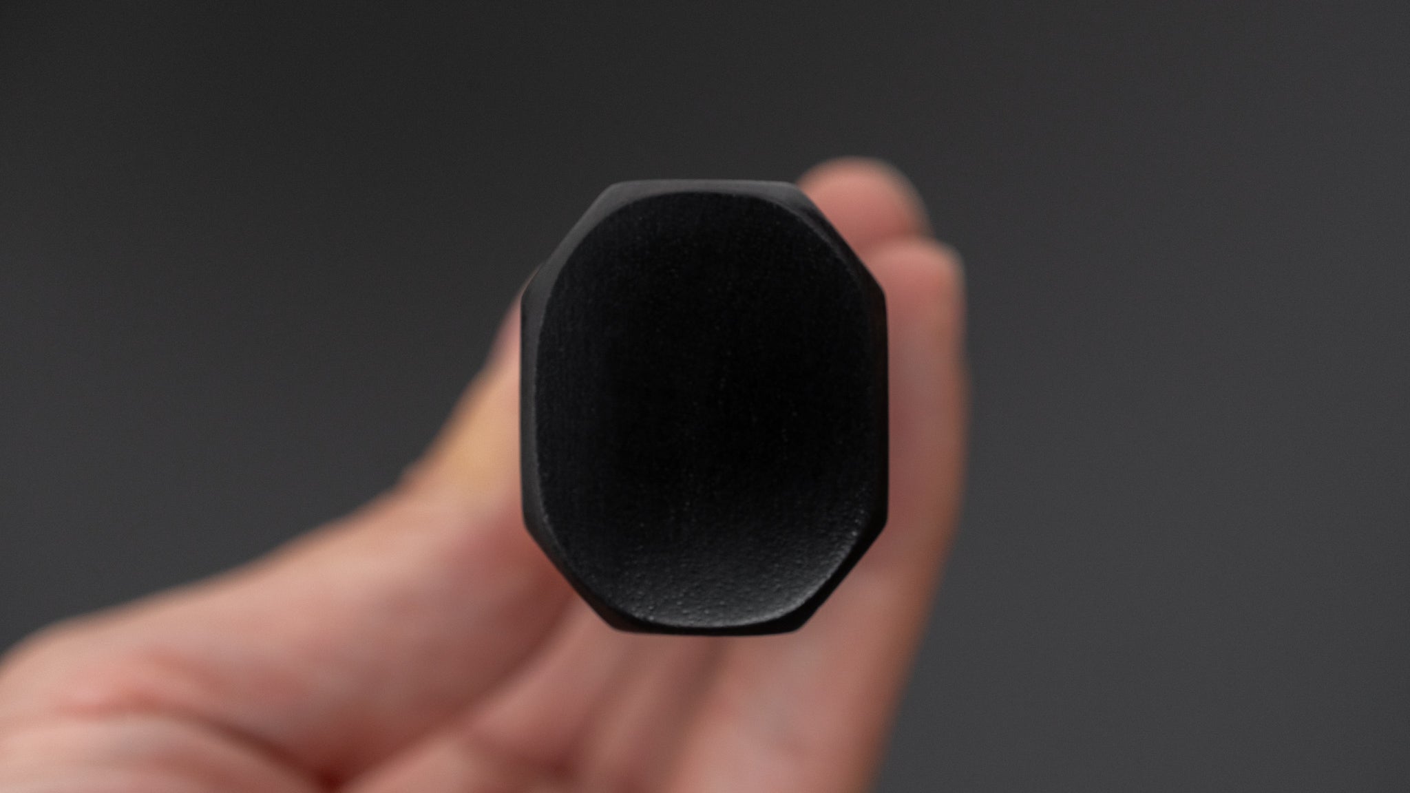 二唐刃物鍛造所 VGXEOS 三徳 185mm 黒檀柄 – HITOHIRA