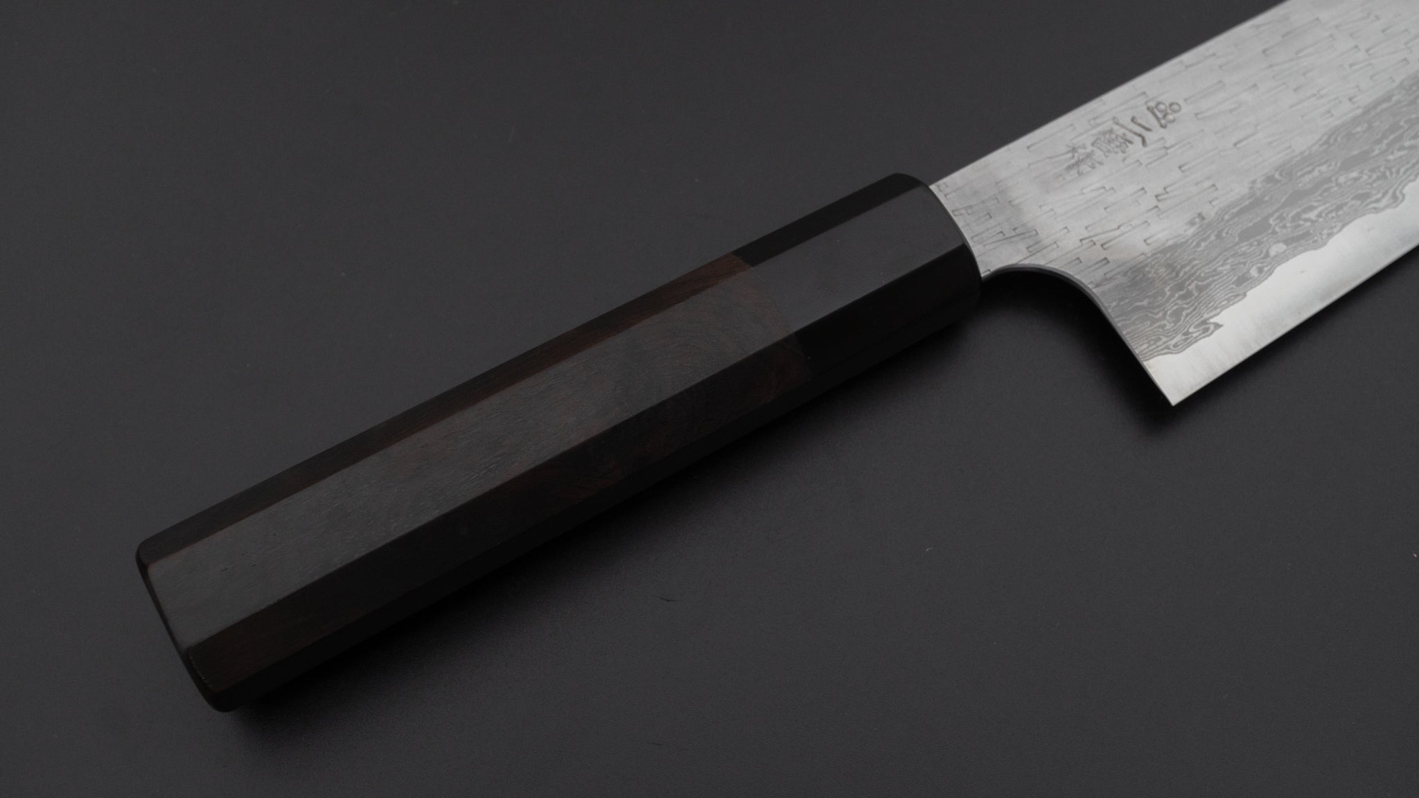 二唐刃物鍛造所 VGXEOS 三徳 185mm 黒檀柄 – HITOHIRA