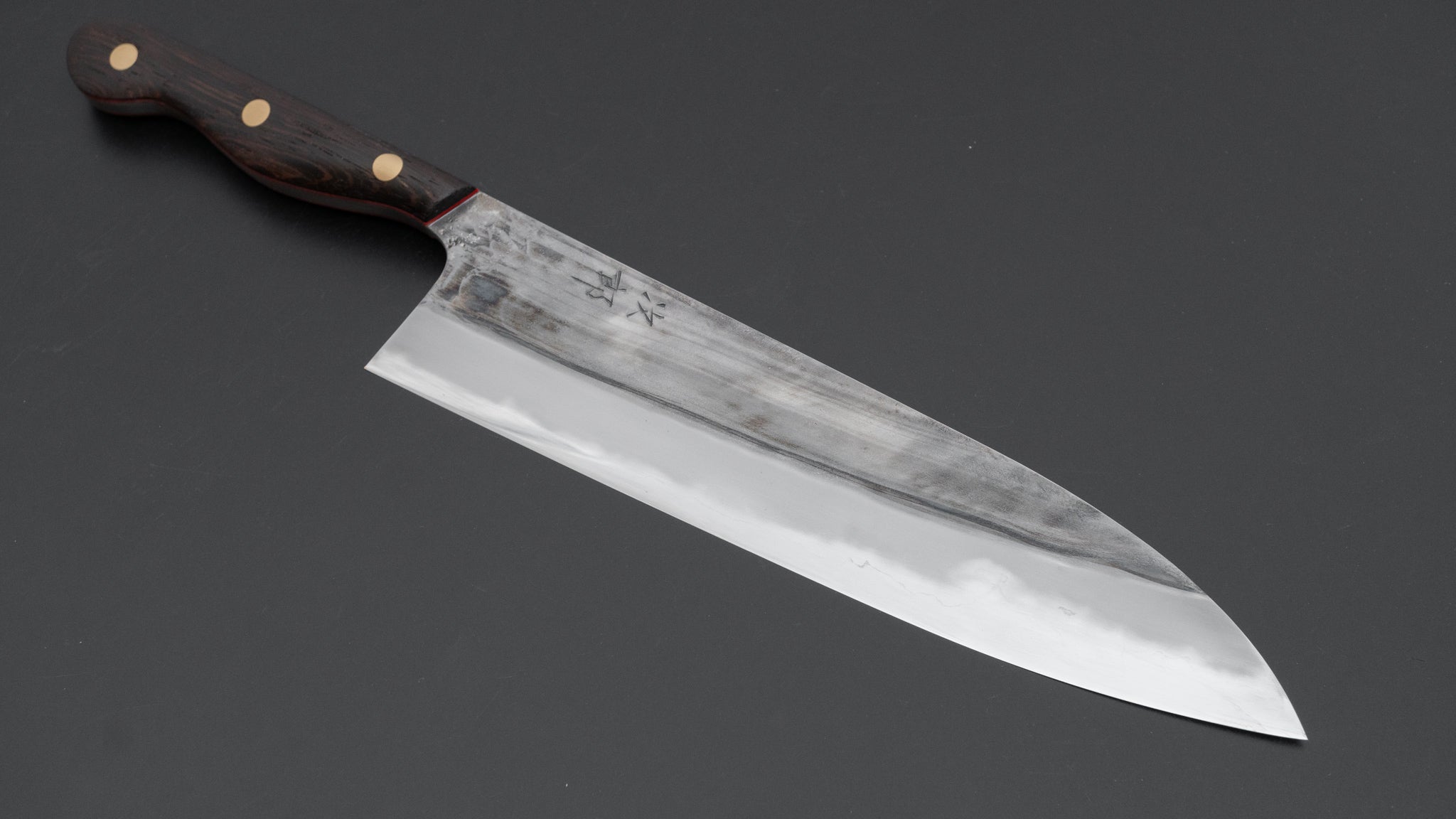 かじや次郎 鎚目 洋式 牛刀 240mm 鉄刀木柄 (#672) – HITOHIRA