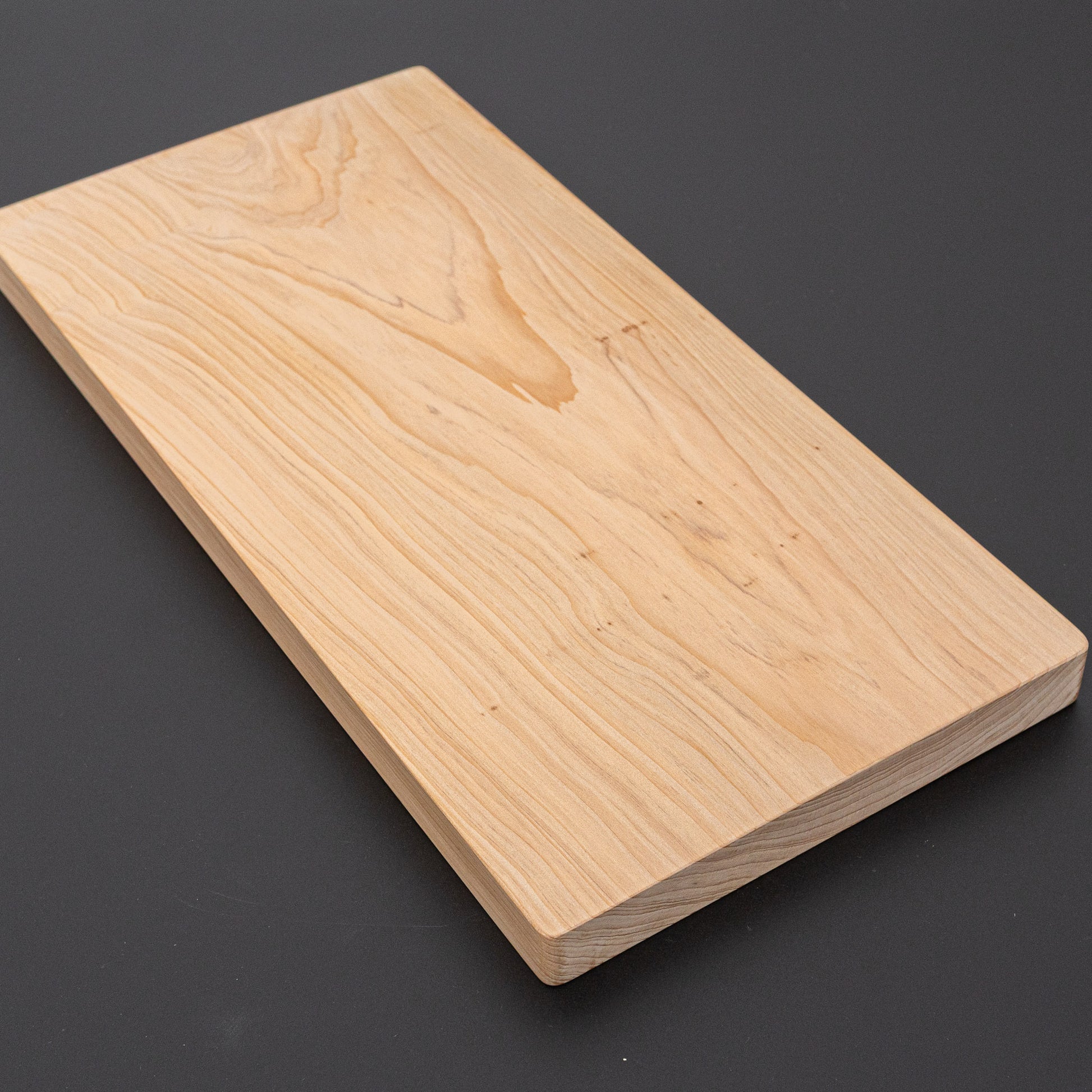 Hitohira Noto Hiba Cutting Board 420mm