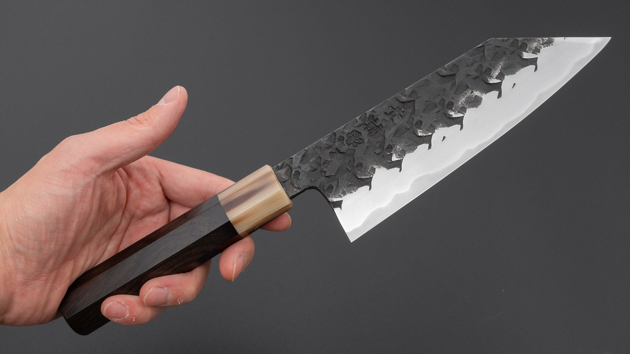 間中刃物 貴輔 ビースト 黒打 ZDP-189 文化 165mm 黒檀柄 – HITOHIRA