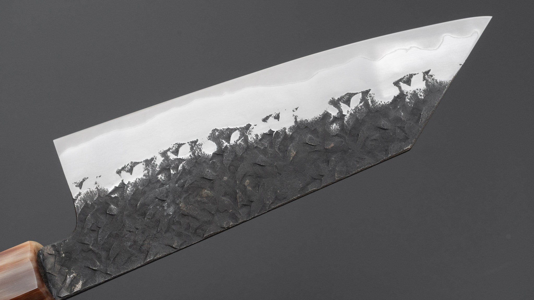間中刃物 貴輔 ビースト 黒打 ZDP-189 文化 165mm 黒檀柄 – HITOHIRA