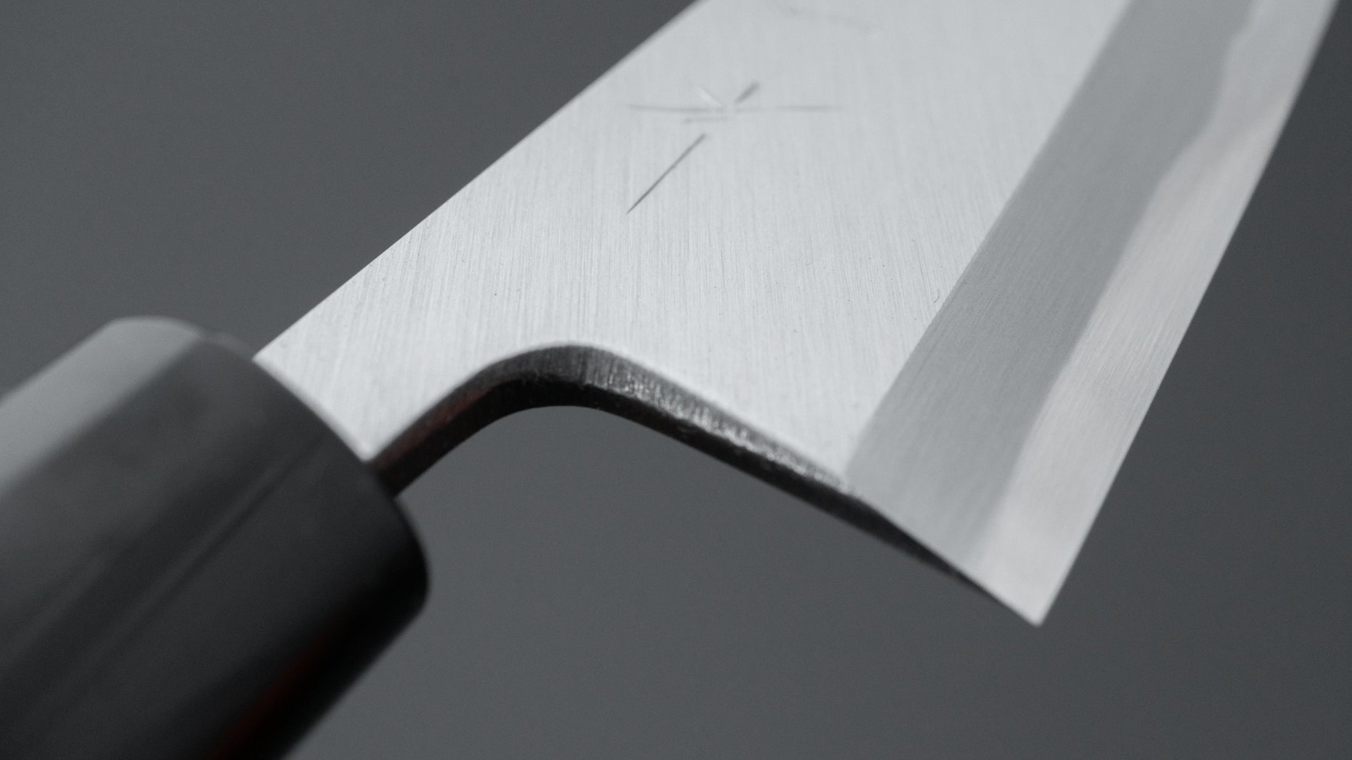 Hitohira Togashi White #2 Deba 120mm Ho Wood Handle (D-Shape/ Saya)