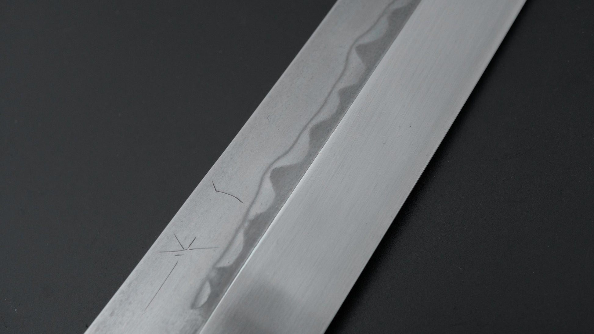 Hitohira Togashi White #1 Sanbonsugi Mizu Honyaki Yanagi Sakimaru 300mm Taihei Makassar Ebony Handle (Saya)