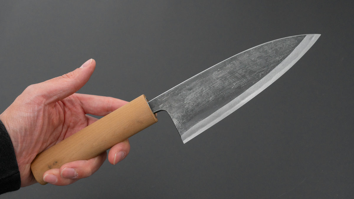 二唐刃物鍛造所 よし久 黒打 出刃 150mm 朴柄