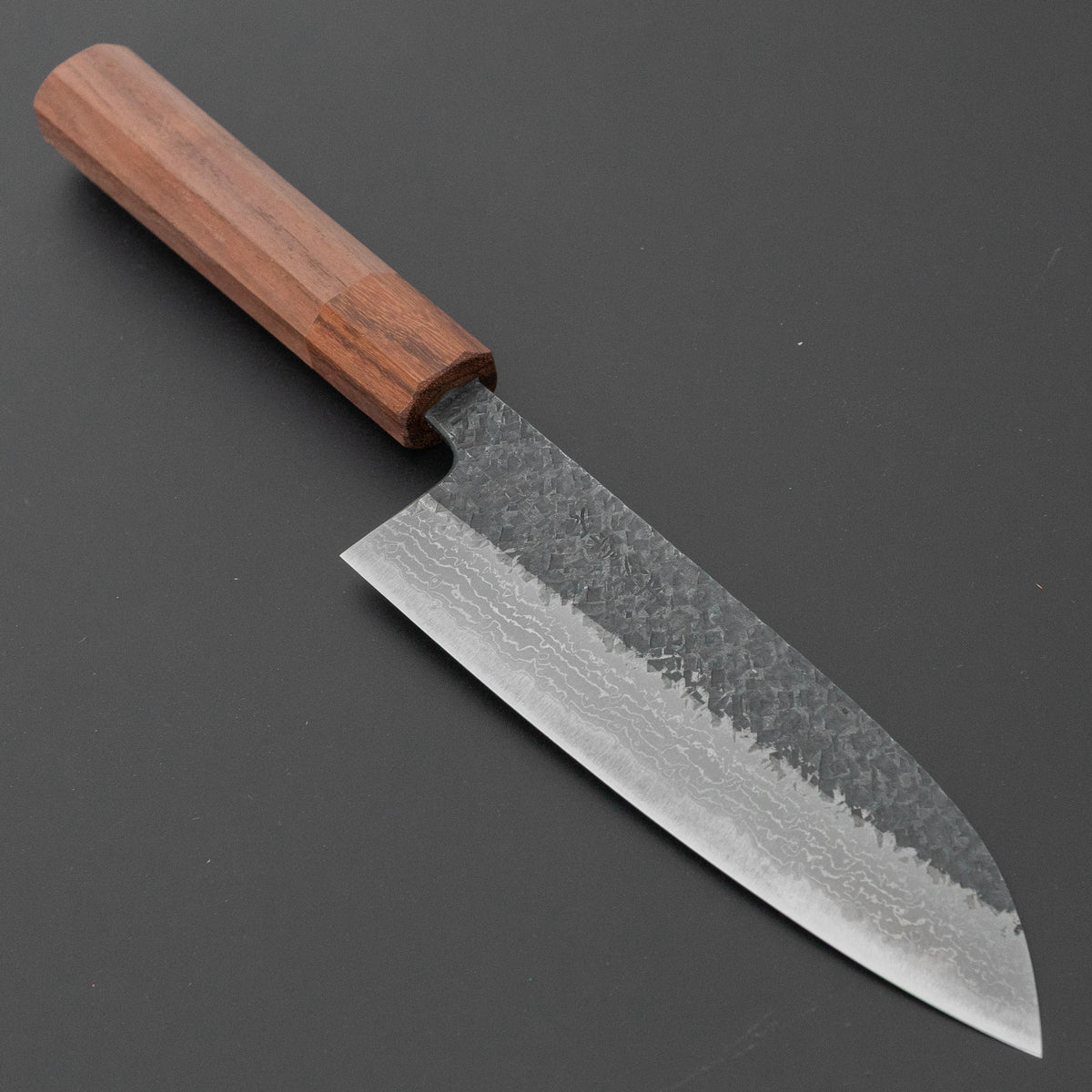 宗石工房 青2 槌目 黒打ダマスカス 三徳 165mm ウォールナット柄