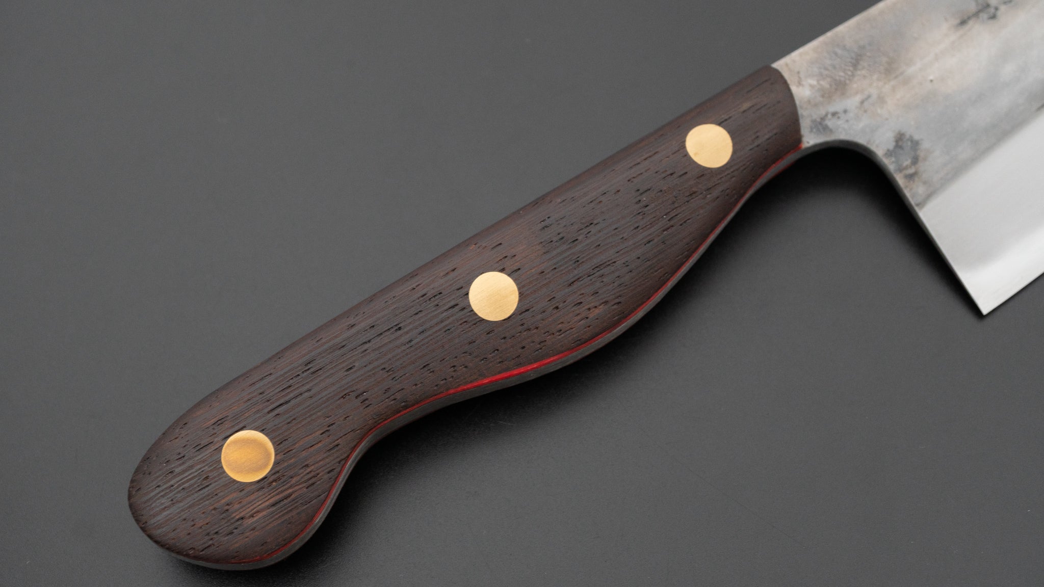 かじや次郎 鎚目 洋式 牛刀 240mm 鉄刀木柄 かじや次郎 鎚目 洋式 牛刀 240mm 鉄刀木柄 (#747) – HITOHIRA