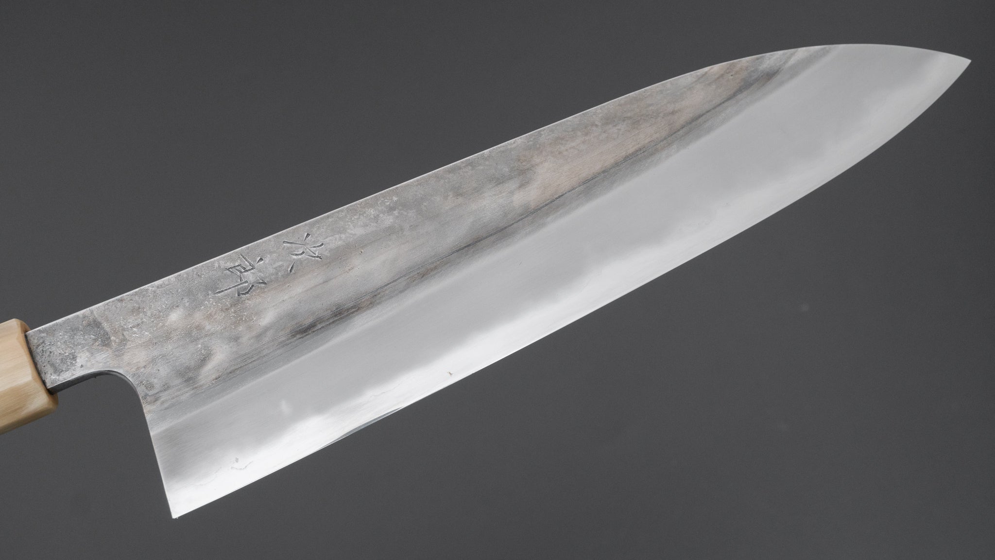 かじや次郎 鎚目 和式 牛刀 240mm 太平鉄刀木柄 (#588) – HITOHIRA
