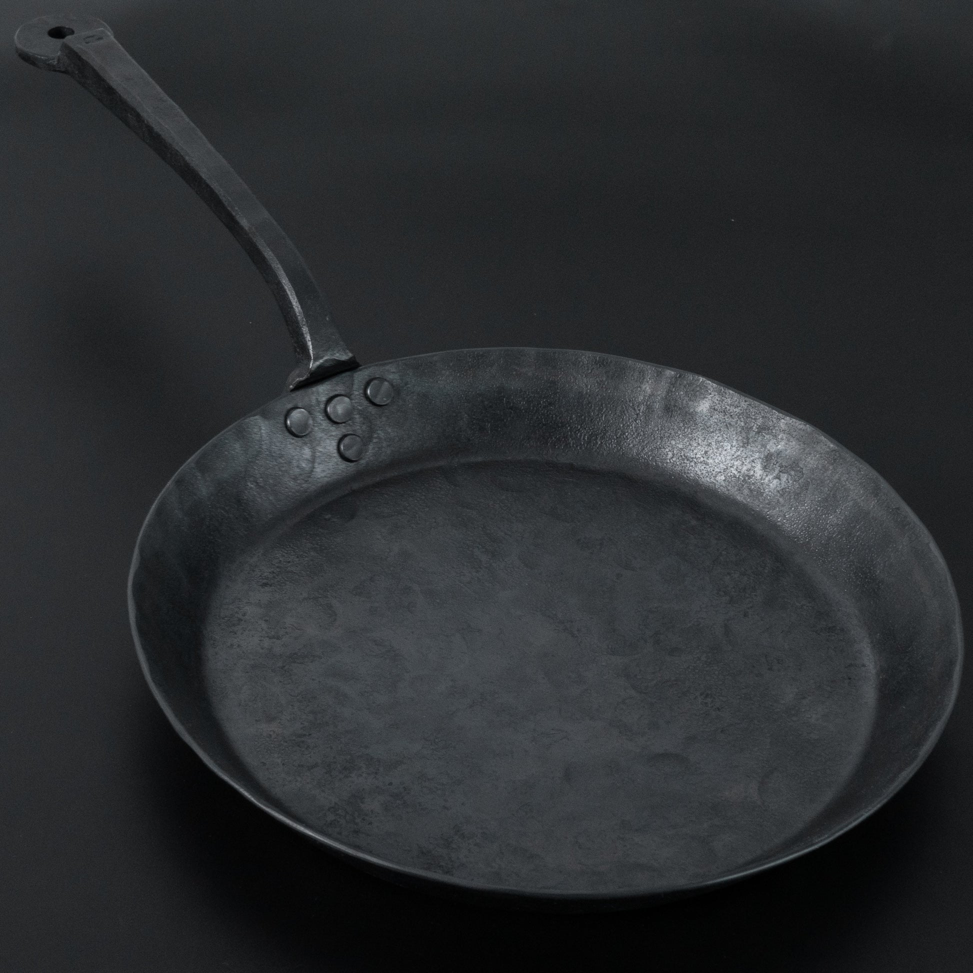 Kanatoko Hand Forged Iron Frying Pan 235mm Bottom Size (3mm/ Custom Ordered) - HITOHIRA