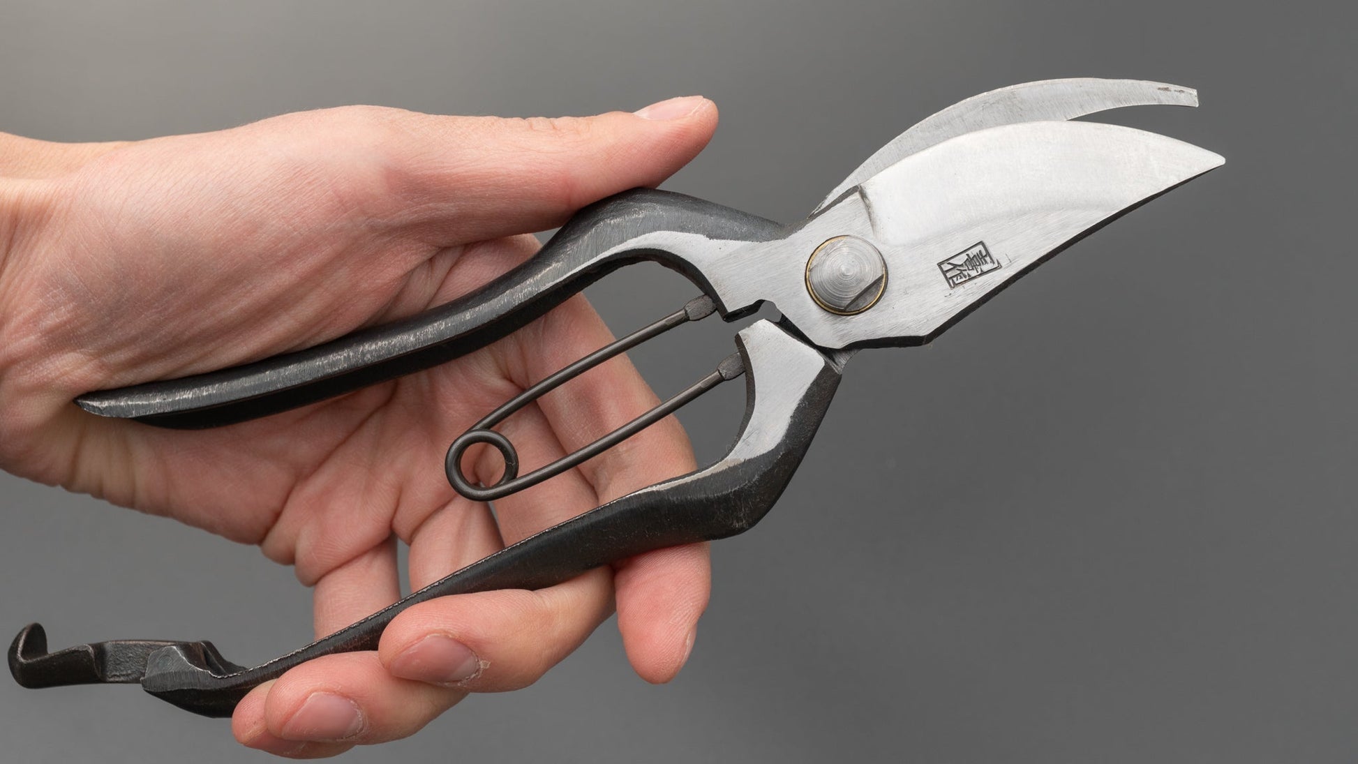 left handed garden scissors Morihei Kisaku Sentei Left-Handed Pruning Shears 200mm (#65) – HITOHIRA