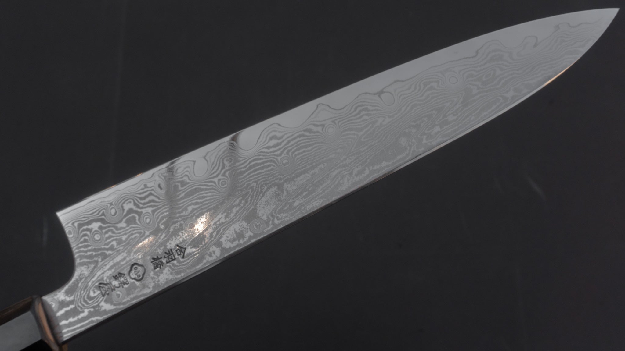 合羽橋 つば屋 玉目 鍛造 V金10号 ダマスカス 牛刀 210mm 朴柄 – HITOHIRA