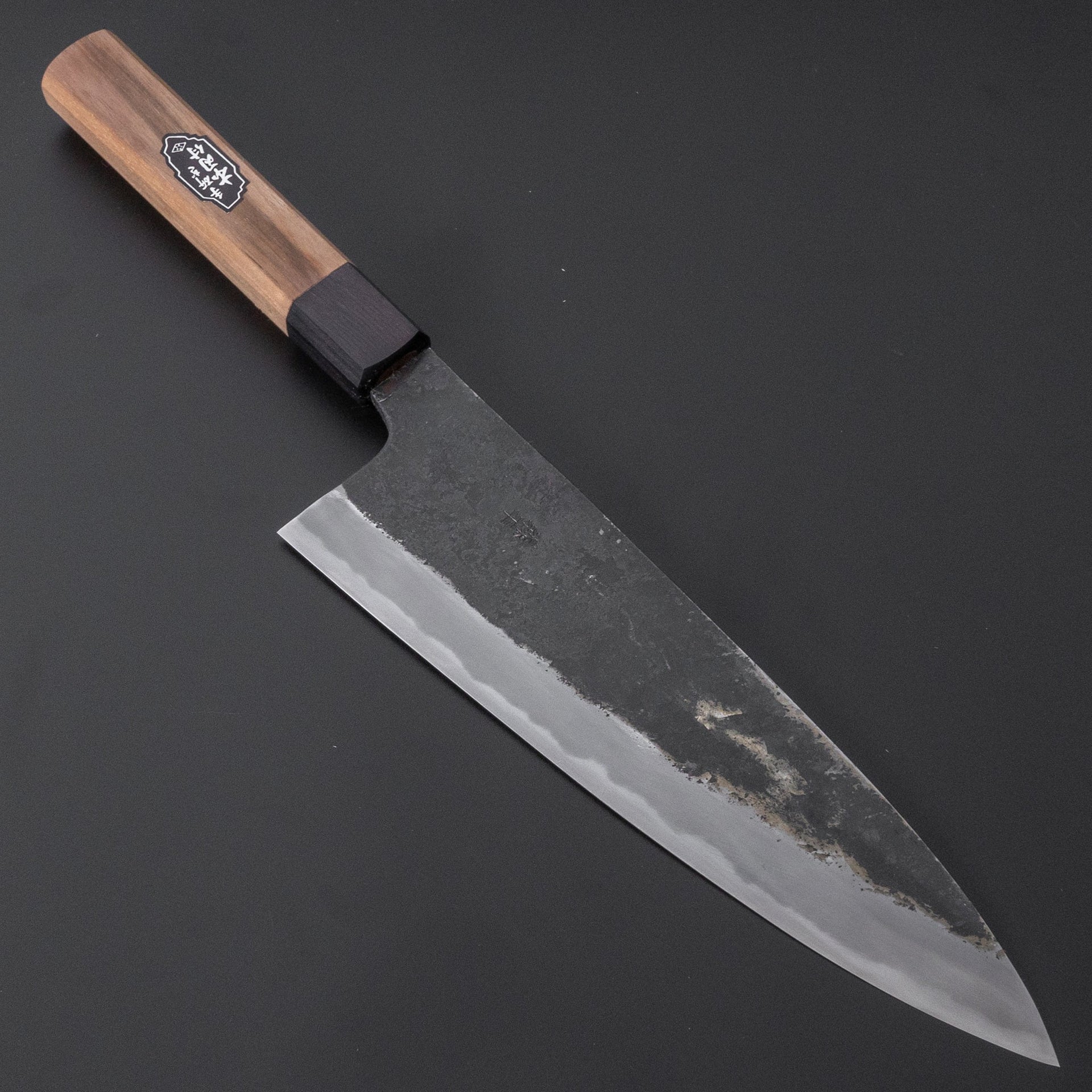 森平 久元 黒打 白二鋼 巾広 牛刀 210mm ウォールナット柄 – HITOHIRA